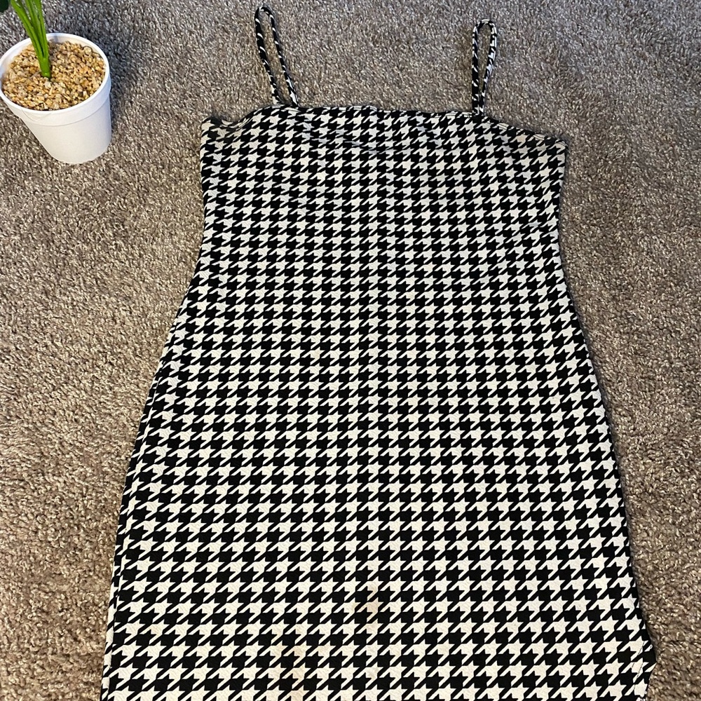 Split Bodycon Dress - Picture 3 of 11